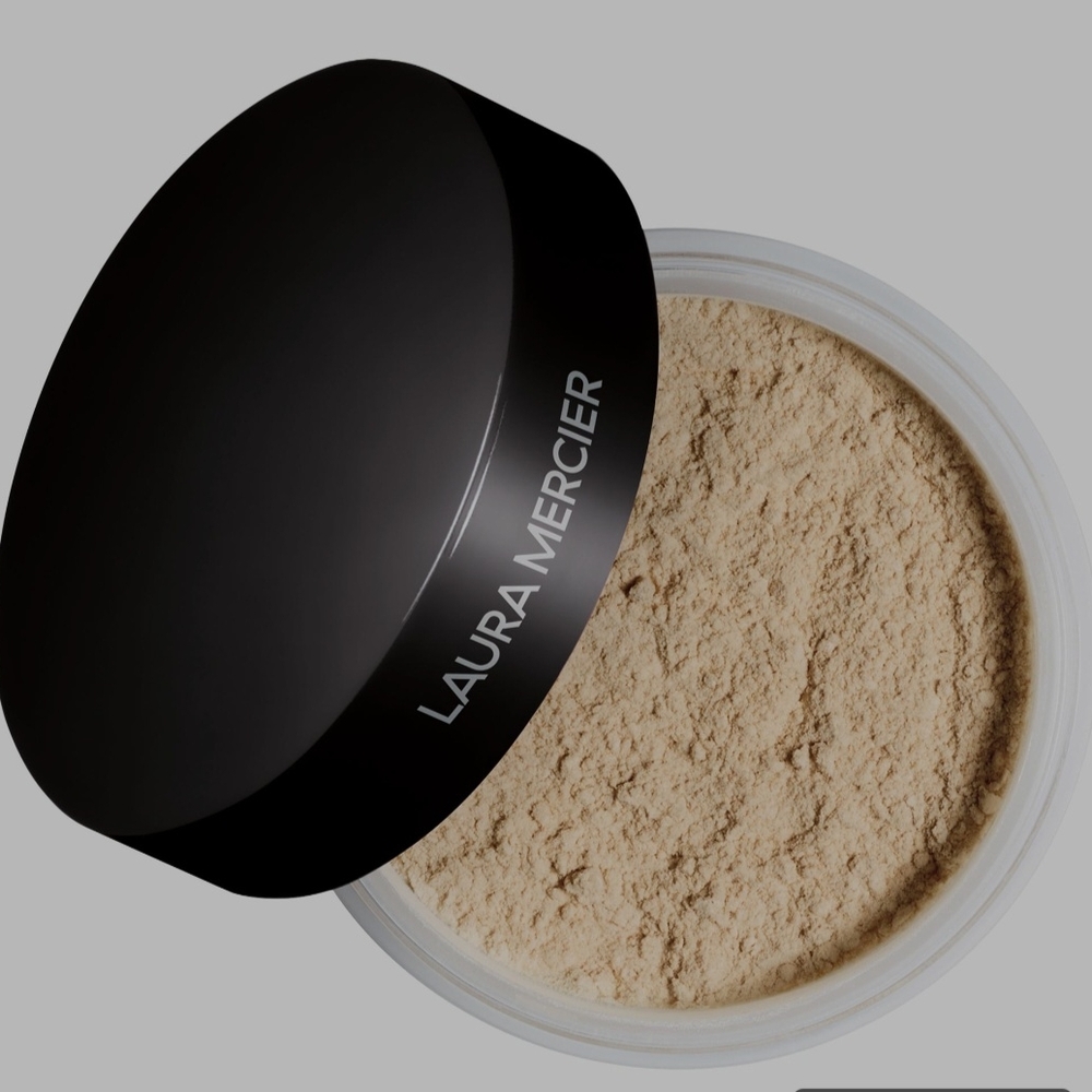 Laura Mercier Cream Setting Powder for a Flawless Finish